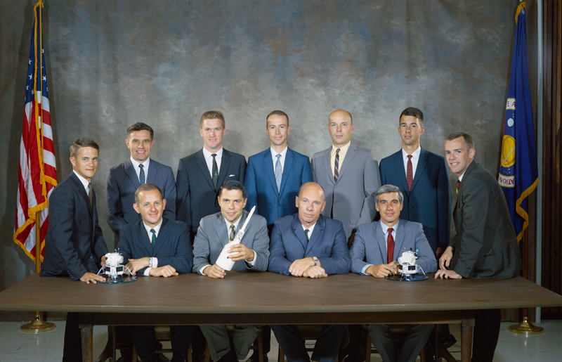 Los miembros del Grupo 6 de la NASA. Brian O’Leary está en el lado derecho al final. Imagen: Wikipedia